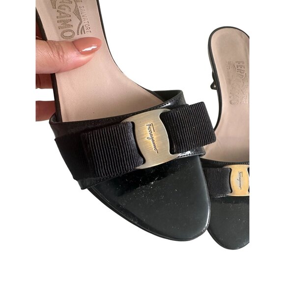 SALVATORE FERRGAMO Black Patent Leather Vintage Y2K Sandals Heels Sz 7.5 - Picture 3 of 10